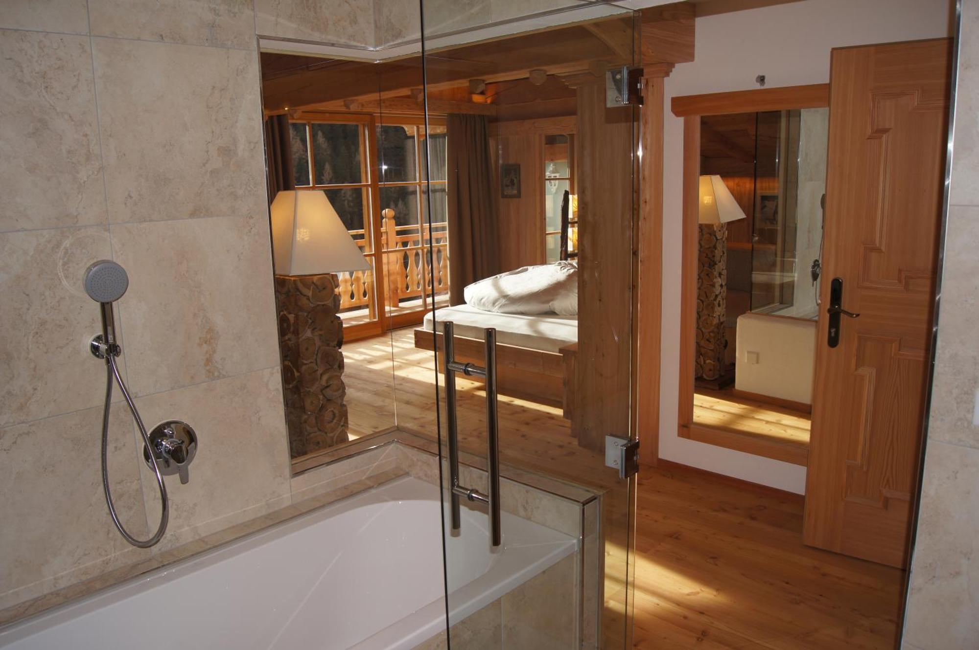 Dorfhotel Beludei Santa Cristina Val Gardena 部屋 写真