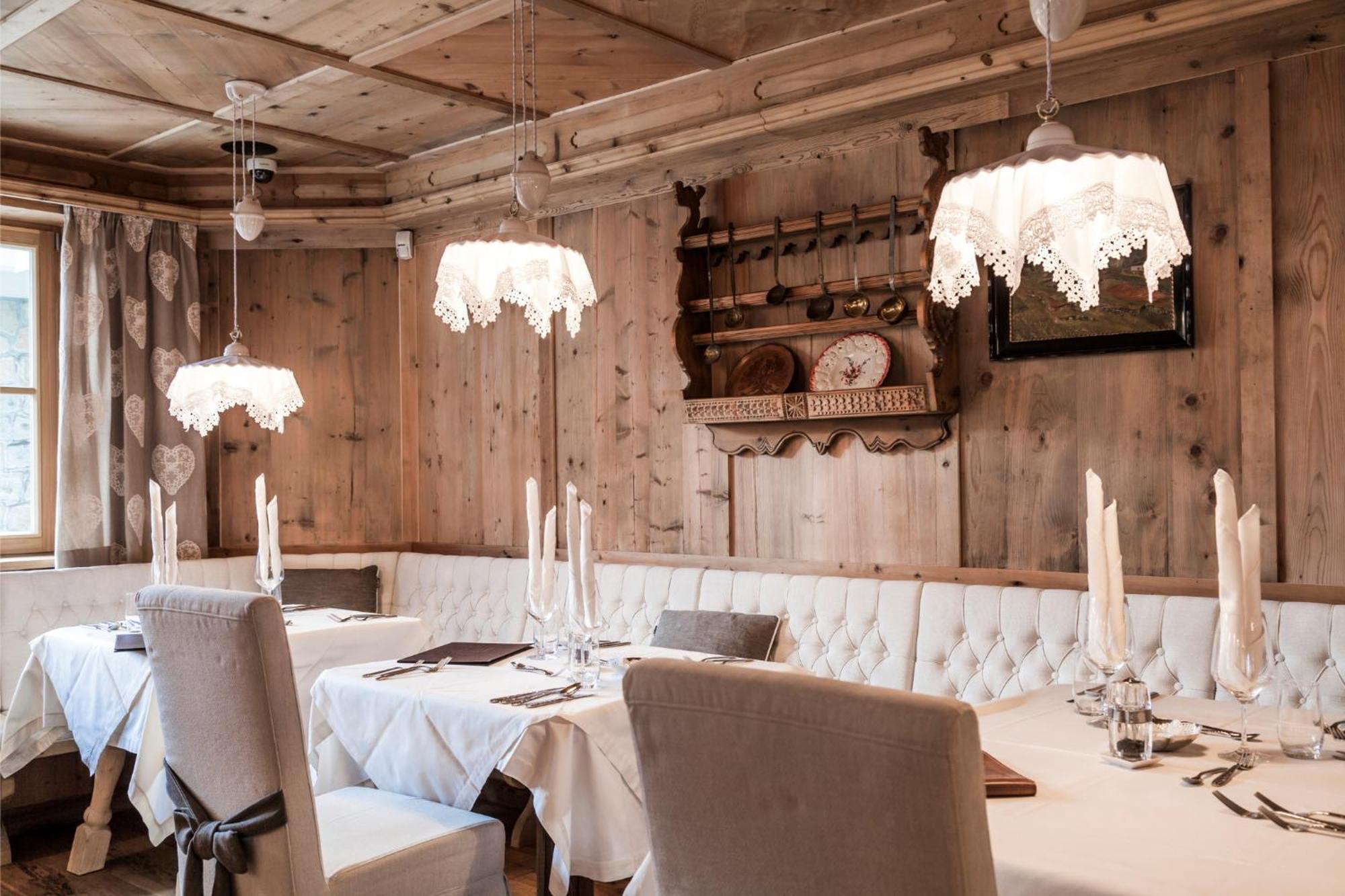 Dorfhotel Beludei Santa Cristina Val Gardena エクステリア 写真