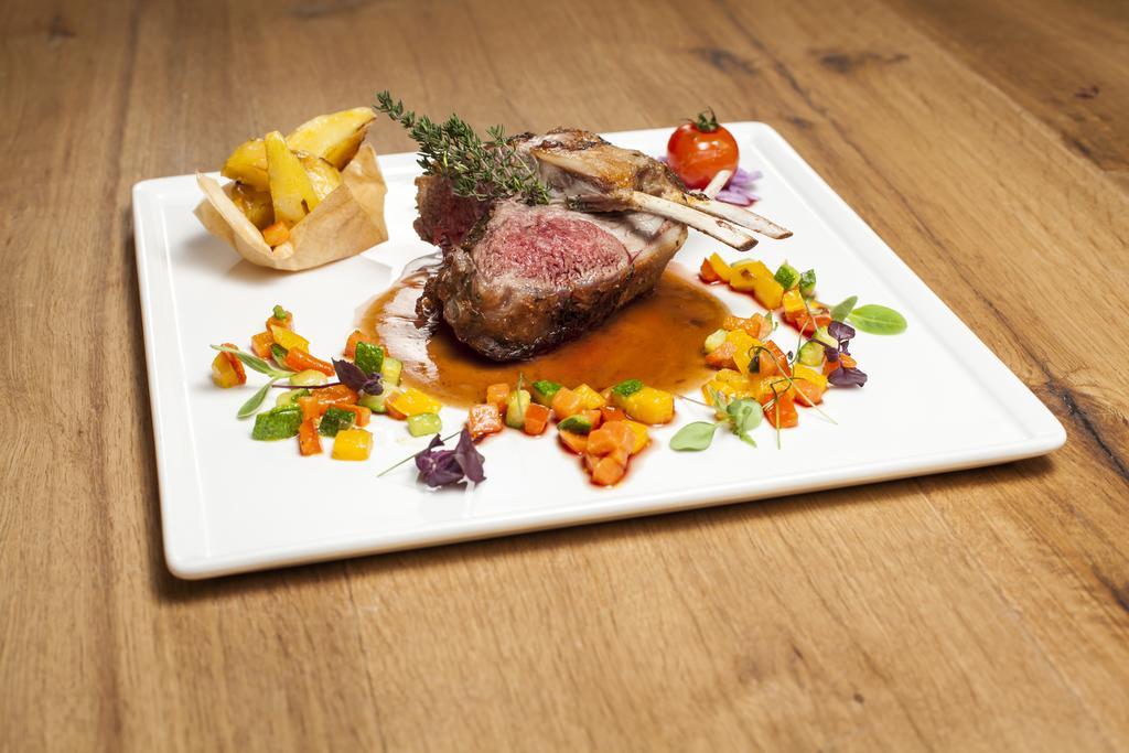 Dorfhotel Beludei Santa Cristina Val Gardena エクステリア 写真