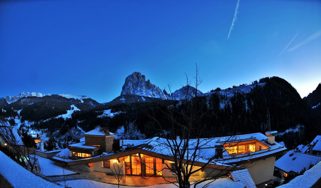 Dorfhotel Beludei Santa Cristina Val Gardena エクステリア 写真