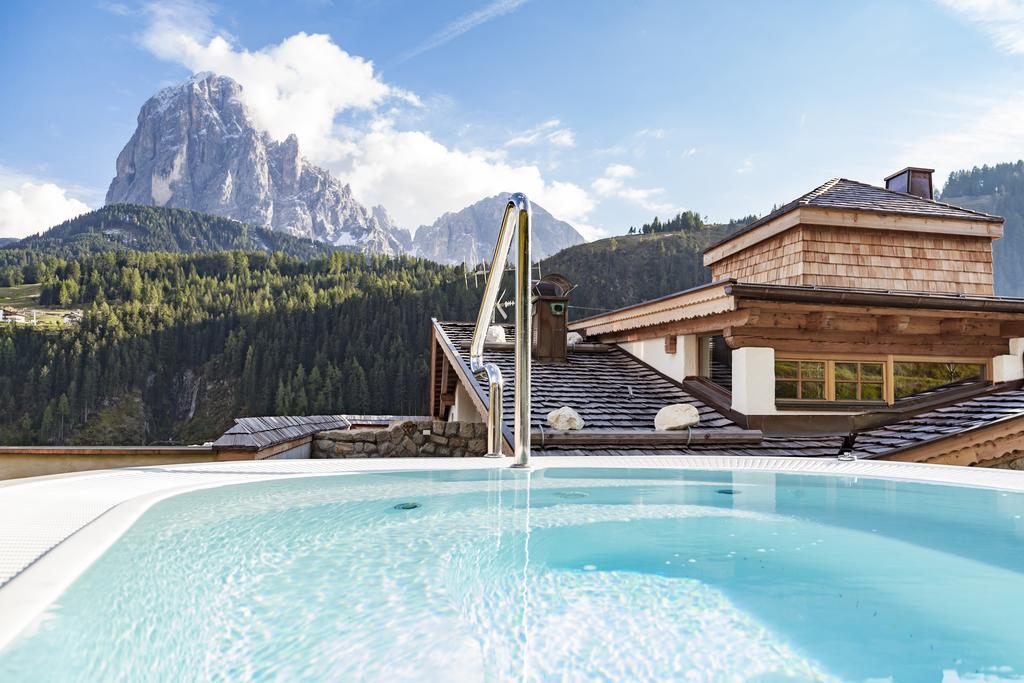 Dorfhotel Beludei Santa Cristina Val Gardena エクステリア 写真